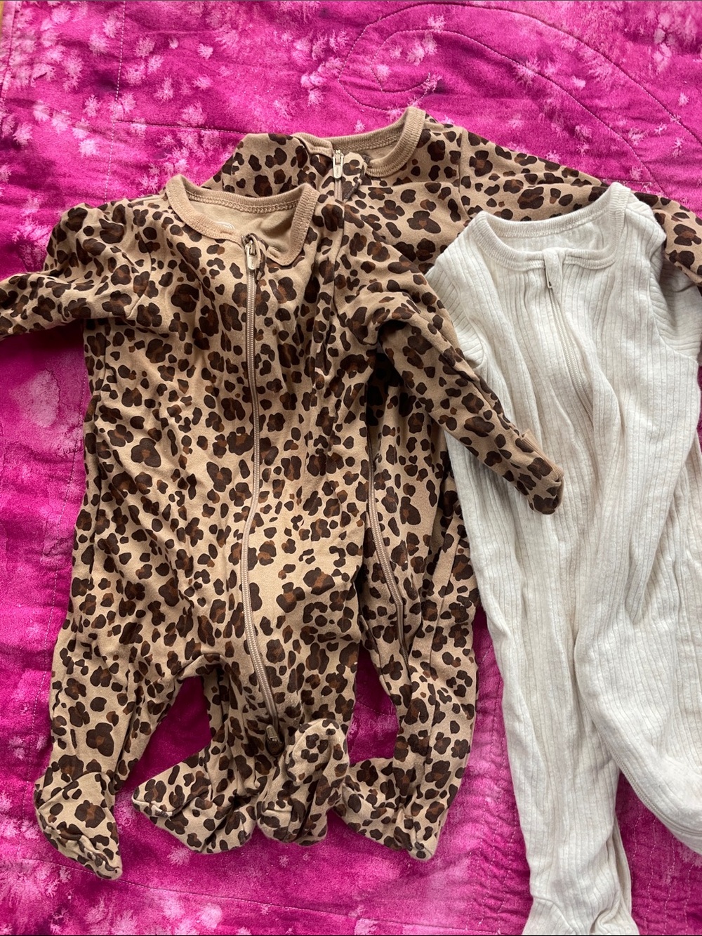 wonder nation Leopard Print and Cream Zip-Front Footie Set